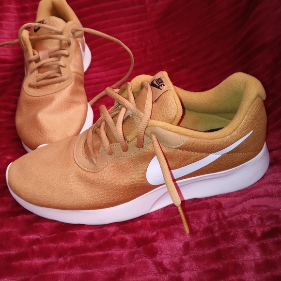 Shoes - Picture 7 of 15